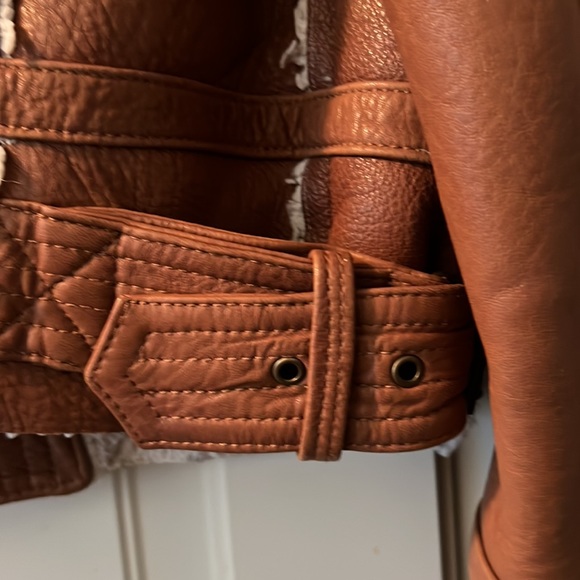 Leather jacket - Picture 8 of 16